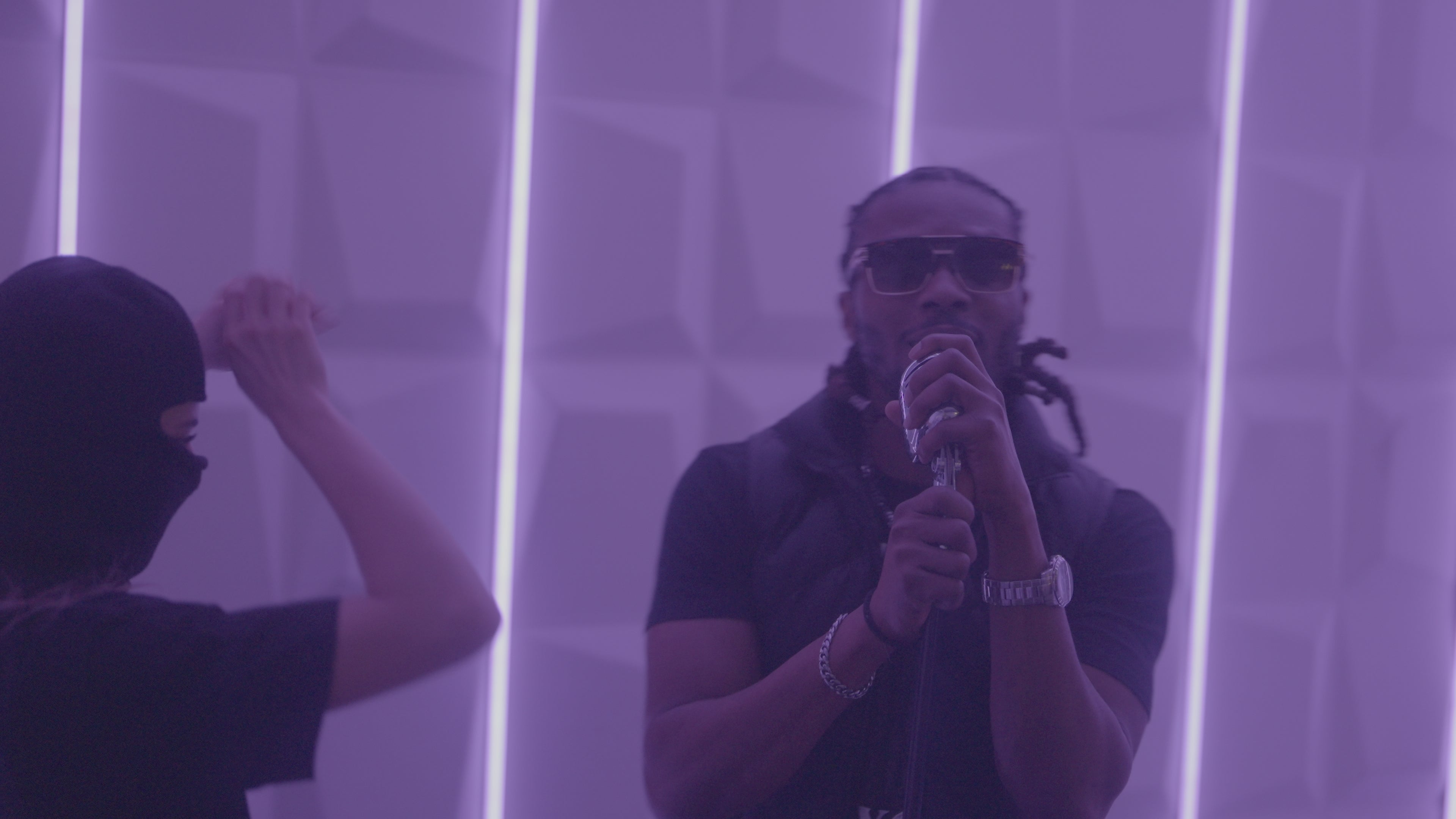 Cargar video: Video shoot with KNGXLY